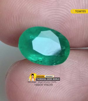 Emerald Stone Panna Pathor Price Per Carat 40,000 TK in Bangladesh https://www.tajmahalgemsworld.com/